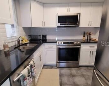 19505 Quesada Avenue - Photo Thumbnail 4