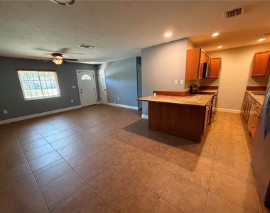 3965 Corona Lane - Photo Thumbnail 3