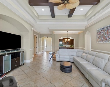 1279 Thornapple Drive - Photo Thumbnail 7