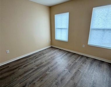 7326 Black Walnut Way - Photo Thumbnail 11