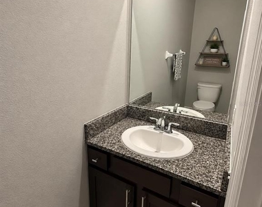 4416 Aqua Mirage Street - Photo Thumbnail 6