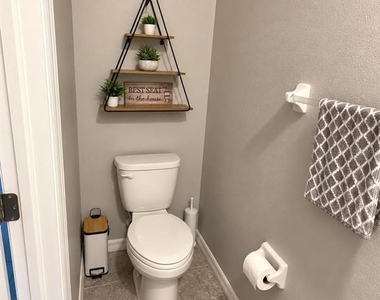 4416 Aqua Mirage Street - Photo Thumbnail 5