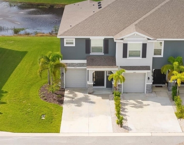 6593 Serenity Falls Ln - Photo Thumbnail 3