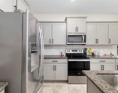 6593 Serenity Falls Ln - Photo Thumbnail 10