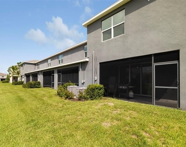 6593 Serenity Falls Ln - Photo Thumbnail 5