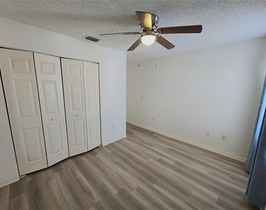 3607 E Bay Drive - Photo Thumbnail 12