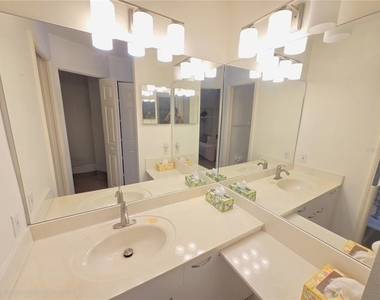 3607 E Bay Drive - Photo Thumbnail 9