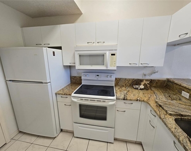 3607 E Bay Drive - Photo Thumbnail 4