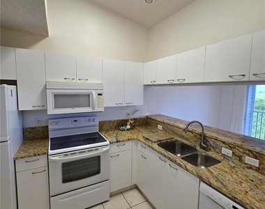 3607 E Bay Drive - Photo Thumbnail 5
