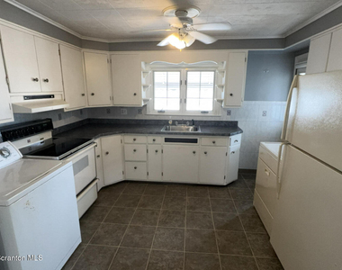 105 Johnson Street - Photo Thumbnail 3