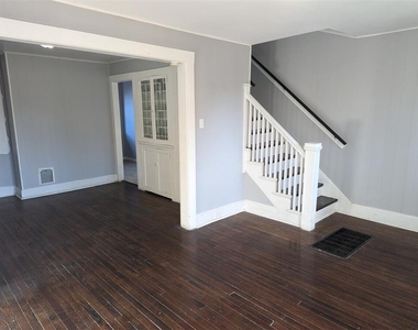 545 Park Place - Photo Thumbnail 1