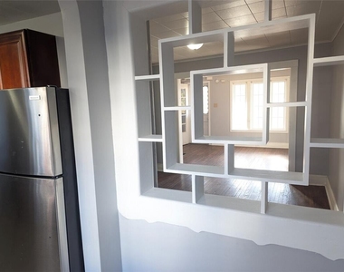 545 Park Place - Photo Thumbnail 4