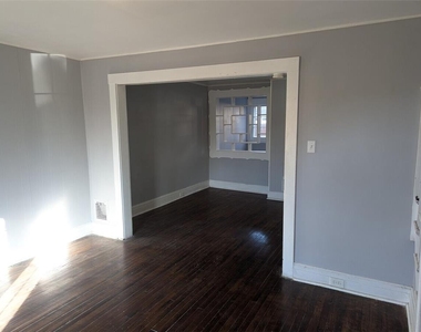 545 Park Place - Photo Thumbnail 2