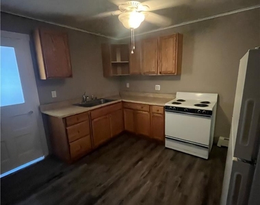 135 Ridge Street - Photo Thumbnail 3
