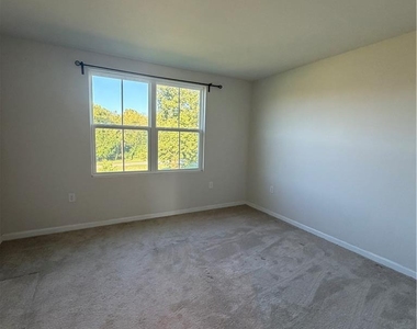 2126 Cross Country Road - Photo Thumbnail 17