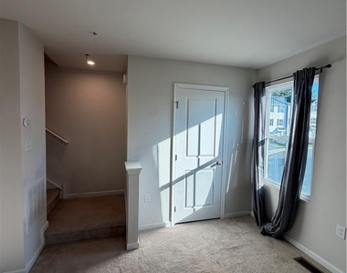2126 Cross Country Road - Photo Thumbnail 14
