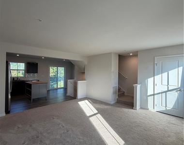 2126 Cross Country Road - Photo Thumbnail 11