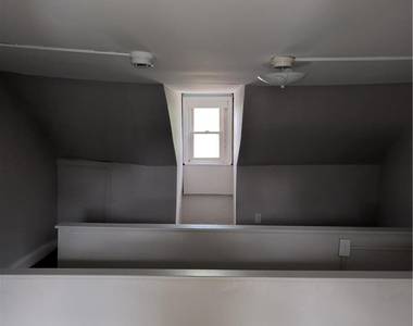 1031 Washington Street - Photo Thumbnail 12