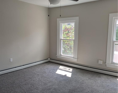 1031 Washington Street - Photo Thumbnail 5