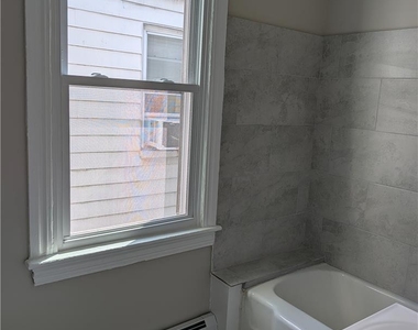 1031 Washington Street - Photo Thumbnail 4