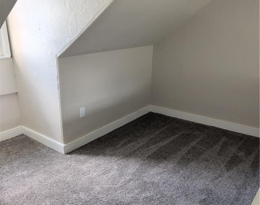 1031 Washington Street - Photo Thumbnail 13