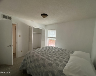 4433 N Stanton Street - Photo Thumbnail 14