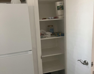 4433 N Stanton Street - Photo Thumbnail 5