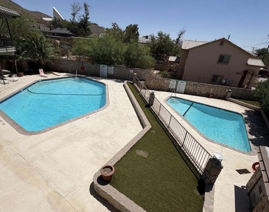 4433 N Stanton Street - Photo Thumbnail 26