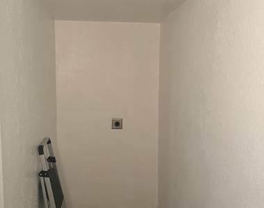 4433 N Stanton Street - Photo Thumbnail 8