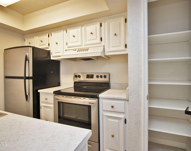6201 Escondido Drive - Photo Thumbnail 17