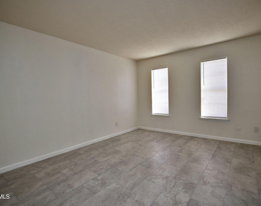 6201 Escondido Drive - Photo Thumbnail 31