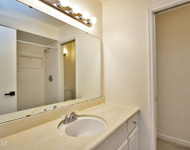 6201 Escondido Drive - Photo Thumbnail 26
