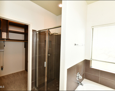 4913 Adrian Campos Street - Photo Thumbnail 29