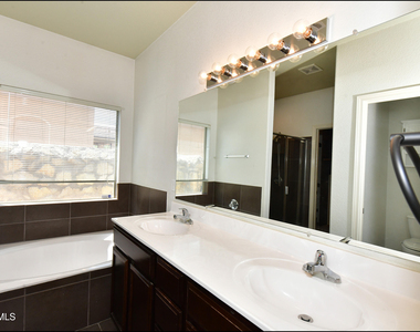 4913 Adrian Campos Street - Photo Thumbnail 28