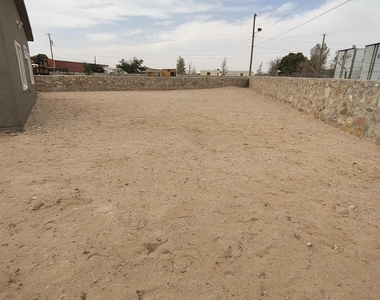4552 Josefina Santillana Street - Photo Thumbnail 14