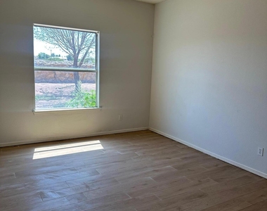 6026 Becca Drive - Photo Thumbnail 10