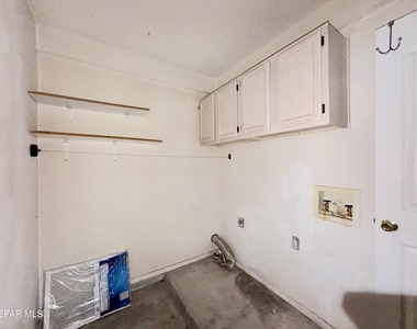 9150 Bur Oak Circle - Photo Thumbnail 22