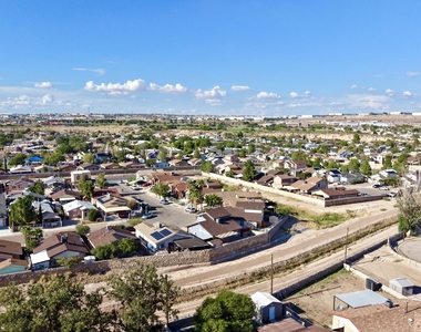 9150 Bur Oak Circle - Photo Thumbnail 25
