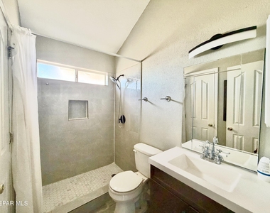 9150 Bur Oak Circle - Photo Thumbnail 9