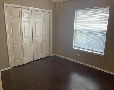 1416 Black Ridge Drive - Photo Thumbnail 5