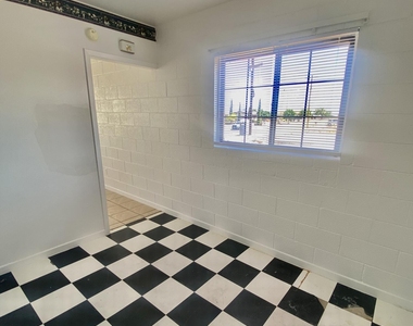 8503 Leo Drive - Photo Thumbnail 6