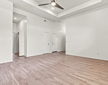 13253 Coldham Street - Photo Thumbnail 11
