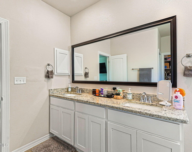 13876 Loreina Luz Avenue - Photo Thumbnail 32