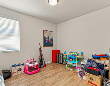 13876 Loreina Luz Avenue - Photo Thumbnail 25