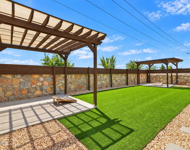 13876 Loreina Luz Avenue - Photo Thumbnail 34