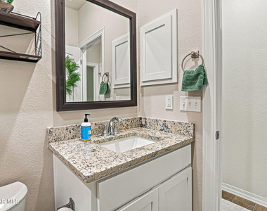 13876 Loreina Luz Avenue - Photo Thumbnail 22