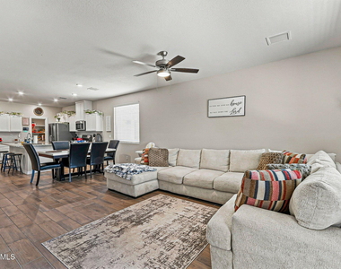 13876 Loreina Luz Avenue - Photo Thumbnail 11