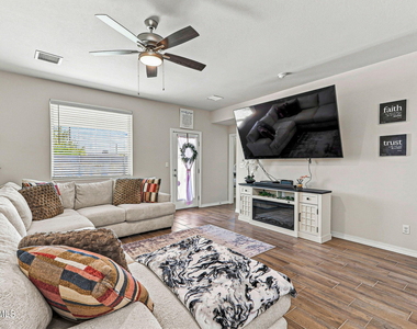 13876 Loreina Luz Avenue - Photo Thumbnail 12