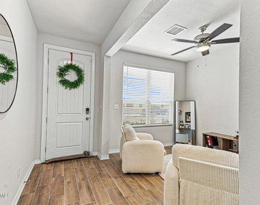 13876 Loreina Luz Avenue - Photo Thumbnail 4