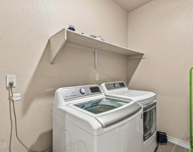 13876 Loreina Luz Avenue - Photo Thumbnail 36
